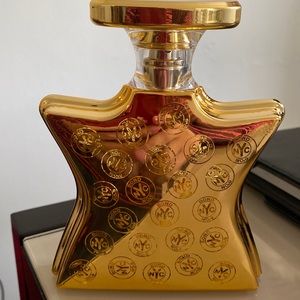 BOND No9 - SIGNATURE SCENT